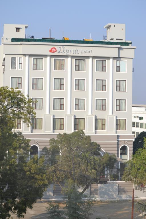 The Legend Hotel Prayagraj Bagian luar foto